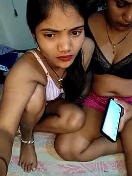 Unique_MomandDaughterrs xxx strip on cam for live porn chat