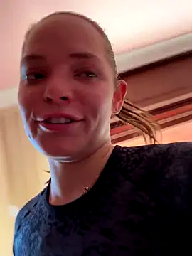 Wildmaca xxx strip on cam for live porn chat