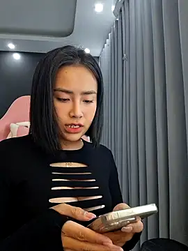 Ely_xig xxx strip on cam for live porn chat