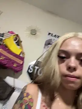 Itspinkkk xxx strip on cam for live porn chat