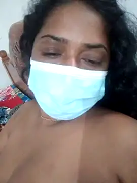 Boosypussy xxx strip on cam for live porn chat