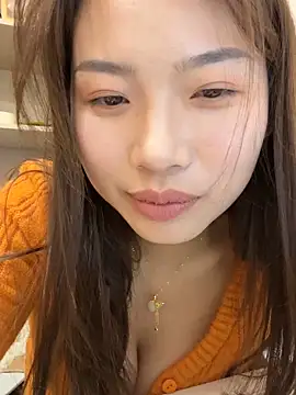 GYYoo xxx strip on cam for live porn chat