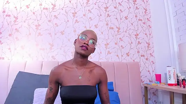 Amber-hill xxx strip on cam for live porn chat