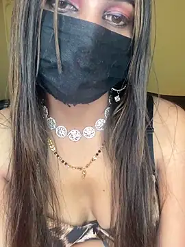 CUTI-NAINA xxx strip on cam for live porn chat