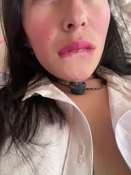 GiuliaBianchi xxx strip on cam for live porn chat