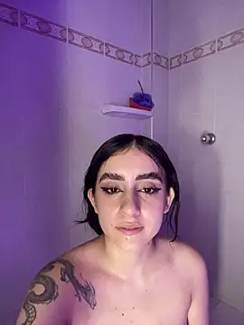 Sharlot24 xxx strip on cam for live porn chat