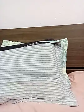 Hanybaby999 xxx strip on cam for live porn chat