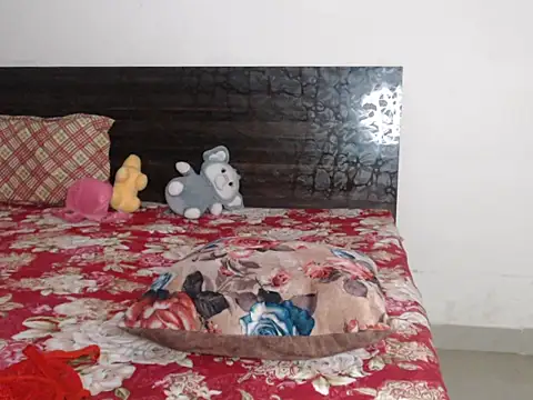 Hottie_heer xxx strip on cam for live porn chat