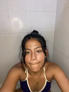 LeahBar xxx strip on cam for live porn chat