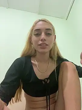 Loirinhaaa xxx strip on cam for live porn chat