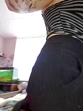 Sweetsophie69 xxx strip on cam for live porn chat