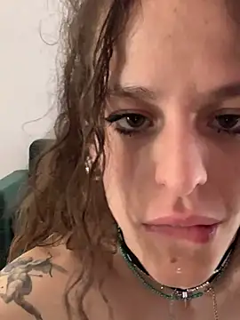 4lien xxx strip on cam for live porn chat