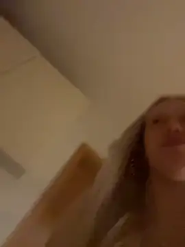 LeniMaria xxx strip on cam for live porn chat