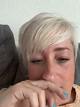 Fremdgehende_stinkefotz xxx strip on cam for live porn chat