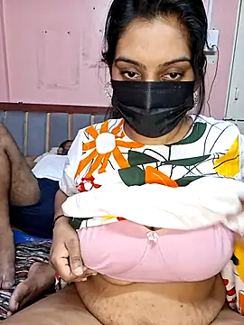 Hornyreshma xxx strip on cam for live porn chat