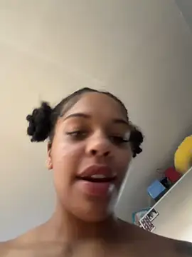 Regina69slut xxx strip on cam for live porn chat