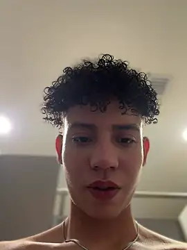 Yoursexyjose xxx strip on cam for live porn chat