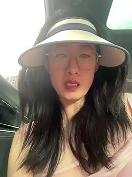 Weiwei103 xxx strip on cam for live porn chat